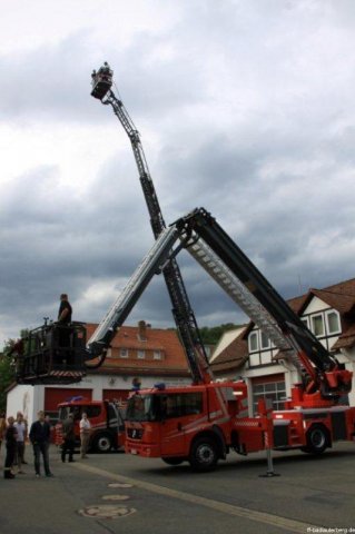 2011-06-16 -61- Vorfuehrung Hubrettungsfahrzeuge